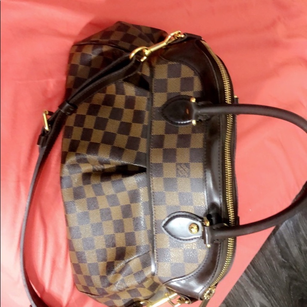 Authentic LV Trevi pm